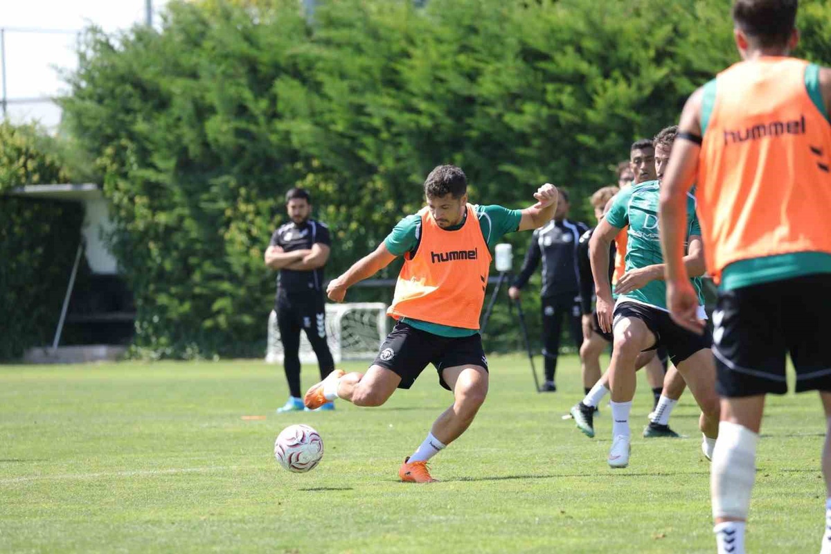Konyaspor, Kasımpaşa deplasmanı hazırlıklarına Murat Kurum Tesisleri\'nde başladı