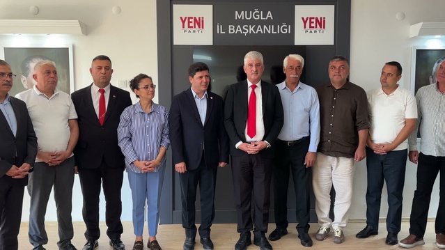 Köyceğiz Belediye Başkanı Erdoğan 10 meclis üyesiyle YENİ Parti'ye geçti