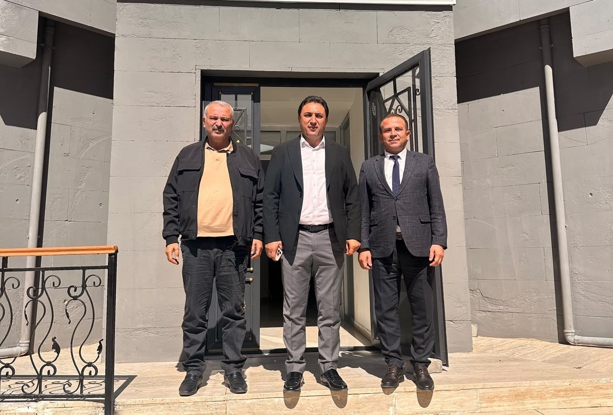 Kuluncak\'ta eğitim yılı öncesi belediye ve parti başkanlarından ziyaret