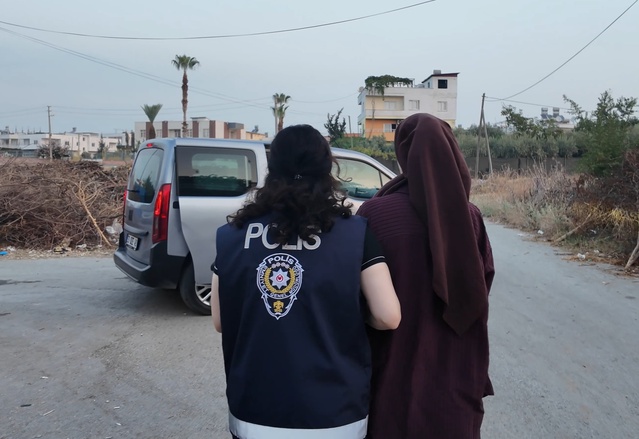 Mersin Tarsus'ta yasa dışı bahis operasyonunda 42 şüpheli gözaltına alındı