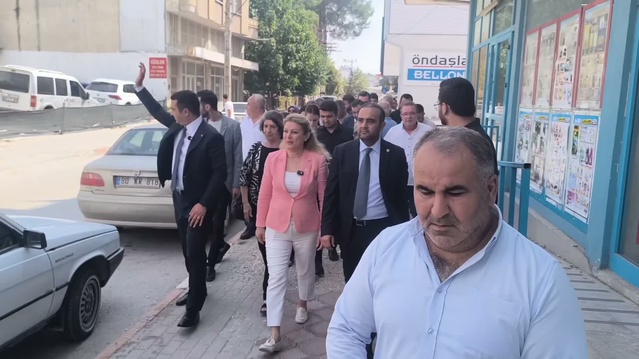 Asu Kaya Kadirli'de emekli ve çiftçiyi dinledi, vatandaş kirayı ödeyemiyor