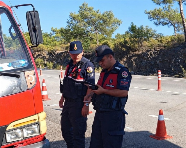Muğla'da jandarma denetimlerinde aranan 101 şüpheli yakalandı, 25'i tutuklandı