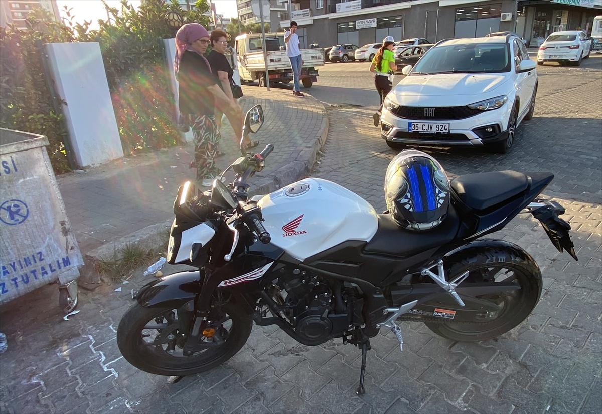Nazilli\'de otomobil ile motosiklet çarpıştı, 2 kişi yaralandı