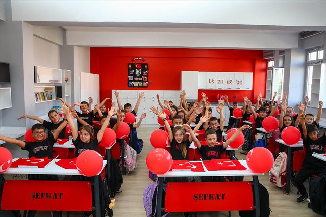 Aydın Nazilli ve Söke'de yeni eğitim yılı törenle başladı
