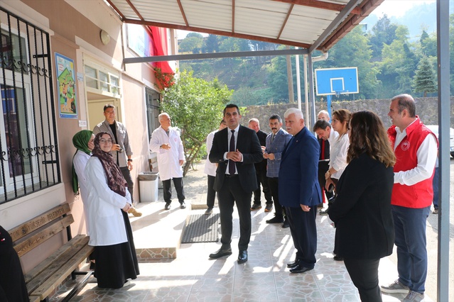 Of'ta 2026-2027 eğitim yılı 'Mayamız Birlik, İlk Dersimiz Kardeşlik' temasıyla açıldı