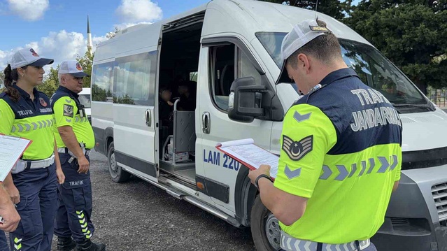 İstanbul'da okul servislerine jandarma denetimi, Arnavutköy'de güvenli koridor oluşturuldu