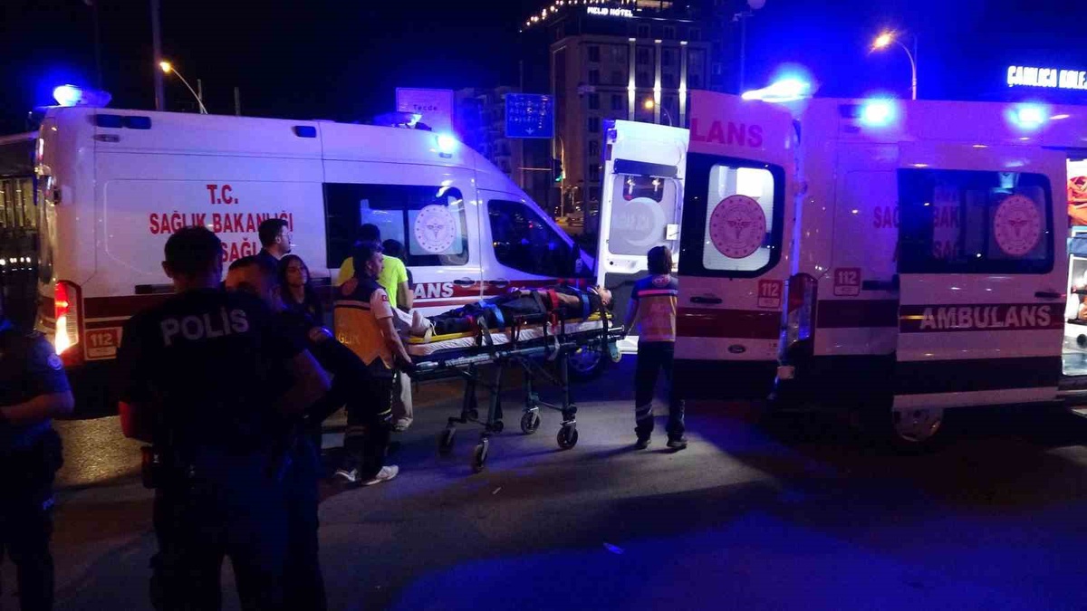 Malatya-Ankara kara yolunda iki araç çarpıştı, ters dönen araçta 1\'i çocuk 2 yaralı