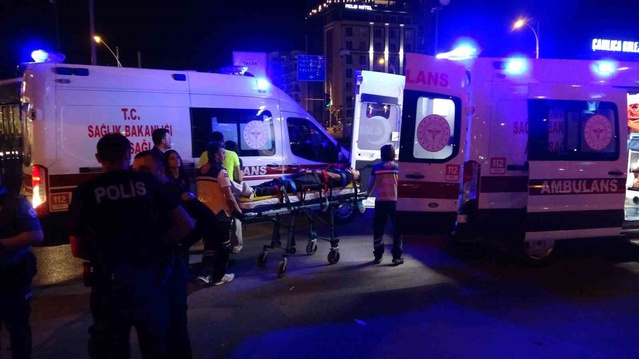 Malatya-Ankara kara yolunda iki araç çarpıştı, ters dönen araçta 1'i çocuk 2 yaralı