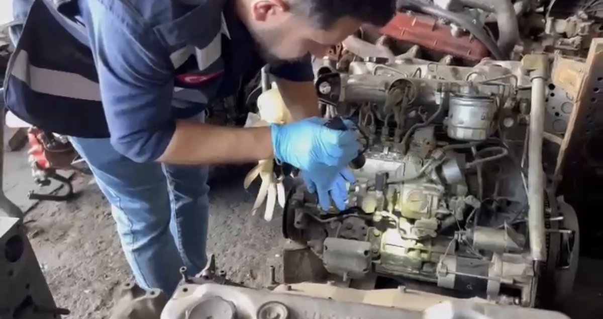 Samsun Tekkeköy'de iş yerinde 3 gümrük kaçağı otomobil motoru ele geçirildi