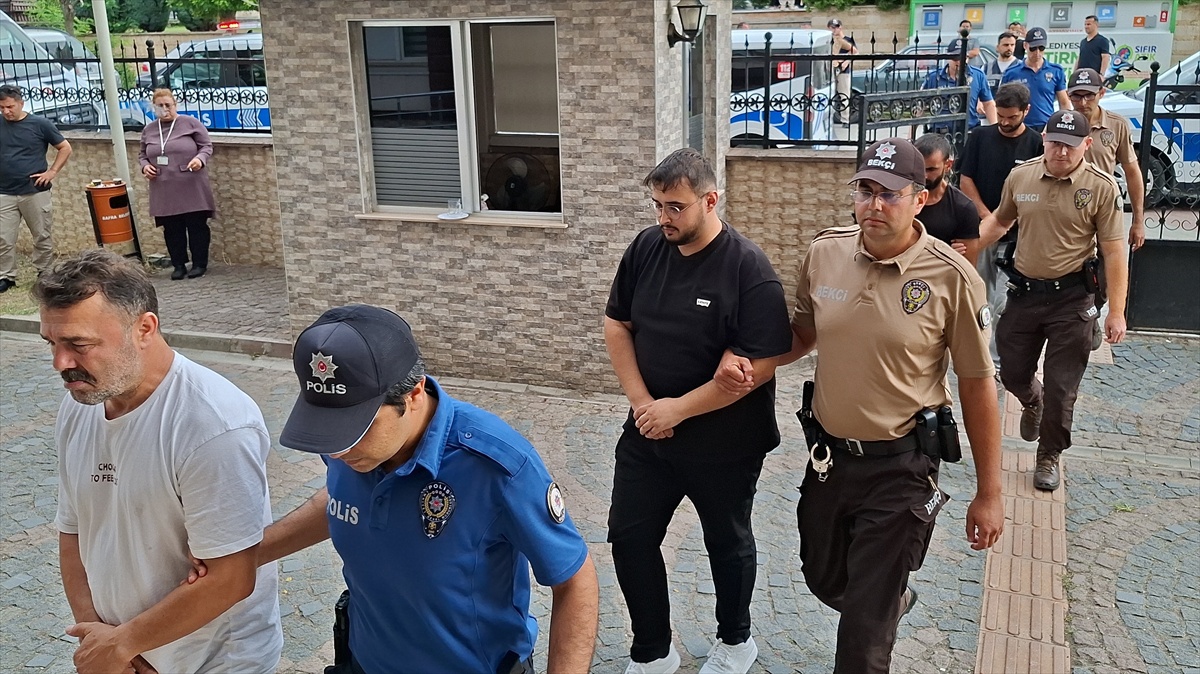 Samsun Bafra\'da \'Sokaklar Güvende\' operasyonunda 11 şüpheli yakalandı