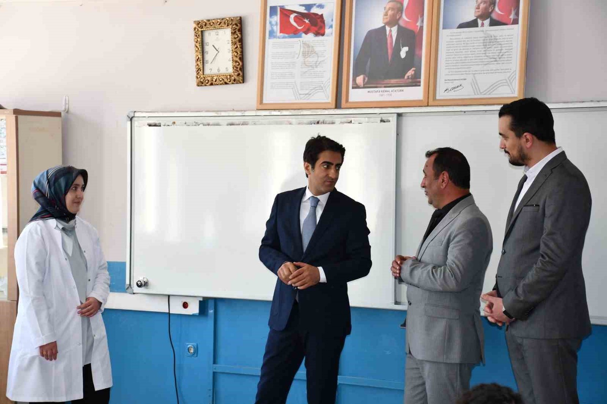 Sarıkamış Kaymakamı Aslantatar’dan yeni eğitim öğretim yılında okul ziyaretleri