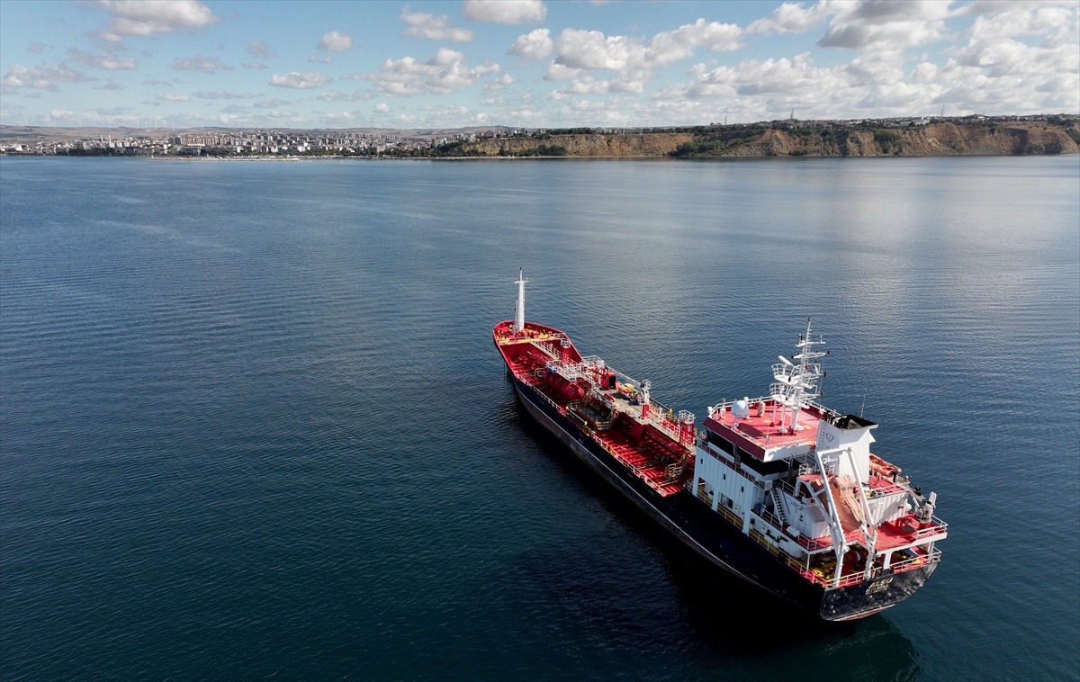 Silivri açıklarında batan gemide 10 kayıp mürettebat için arama 13\'üncü gününde