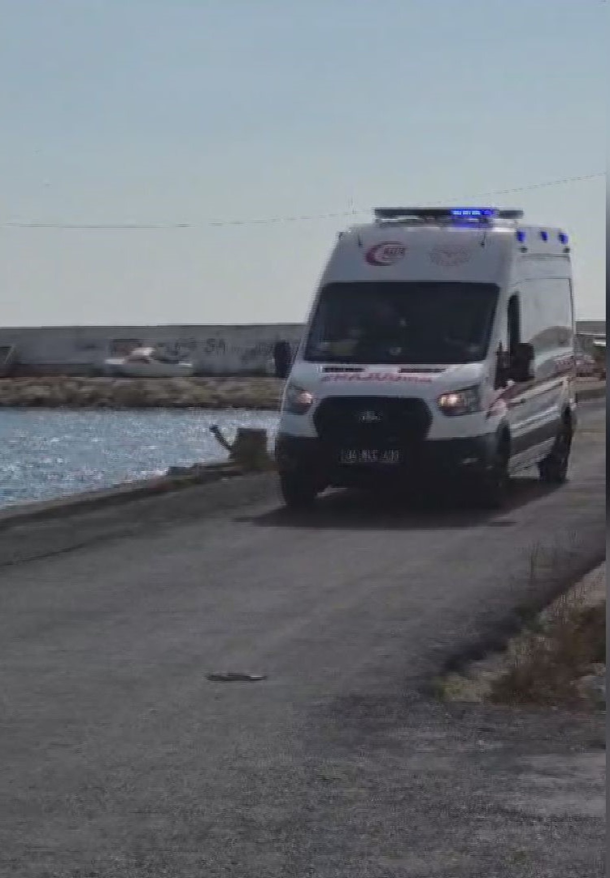 Silivri açıklarında suda bulunan ceset kimlik tespiti için Adli Tıp\'ta