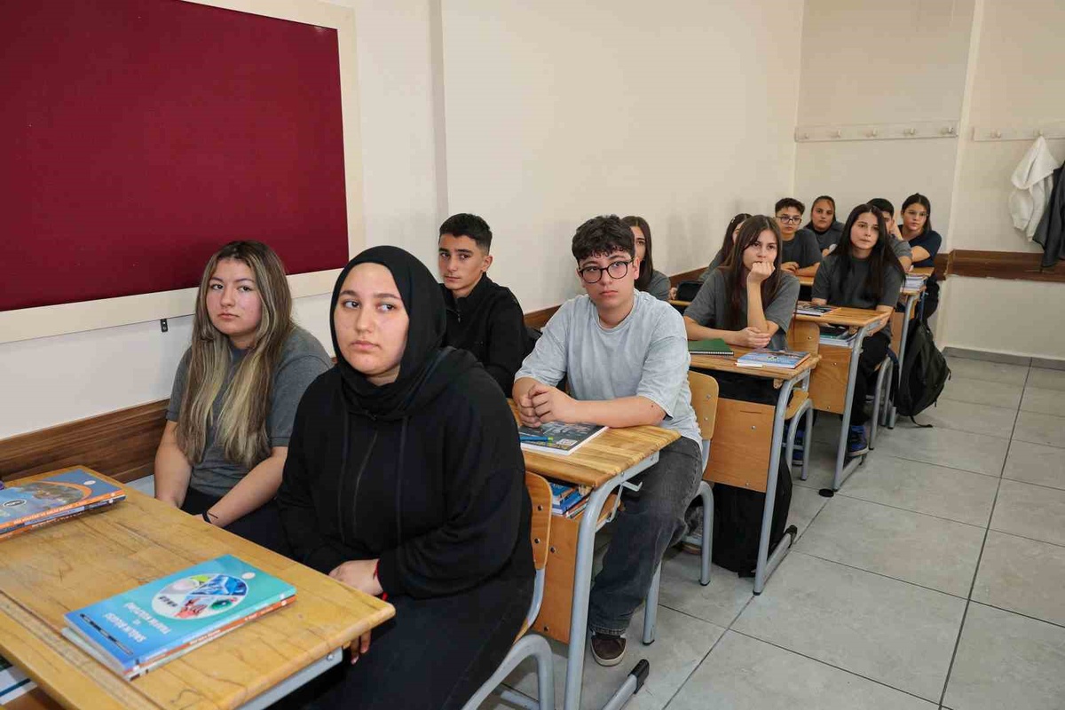 Sivas\'ta 113 bin öğrenci ders başı yaptı, 341 bahçe görevlisi işe başladı