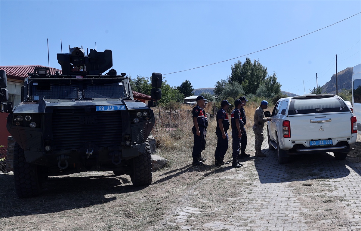 Sivas\'ta kaybolan 11 aylık bebeğin annesi gözaltına alındı