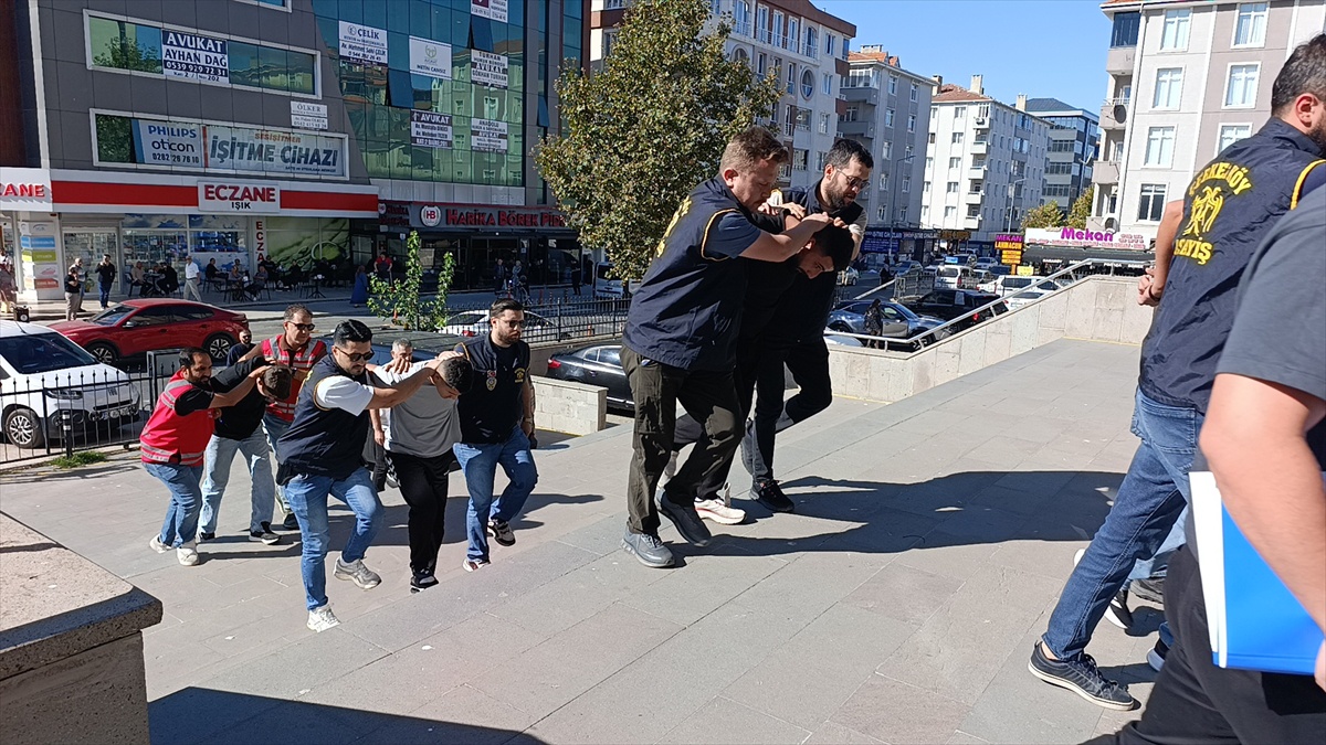 Tekirdağ Çerkezköy\'de parkta çıkan silahlı kavgada gözaltına alınan 4 zanlı tutuklandı