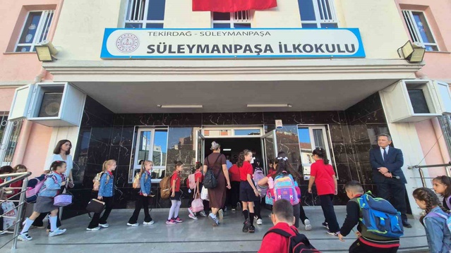 Tekirdağ'da yeni eğitim yılı başladı, 217 bin 800 öğrenci ders başı yaptı