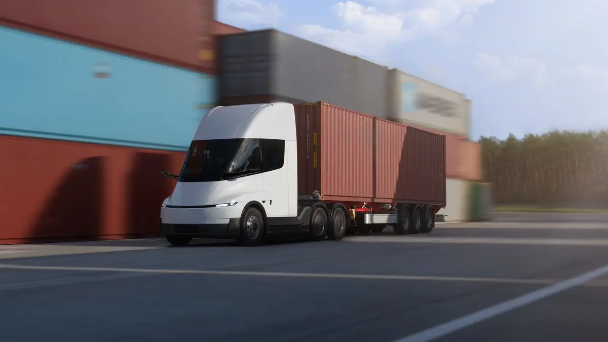 Tesla Semi Avrupa pazarına 550 km menzil ve 800 kW şarjla çıkıyor