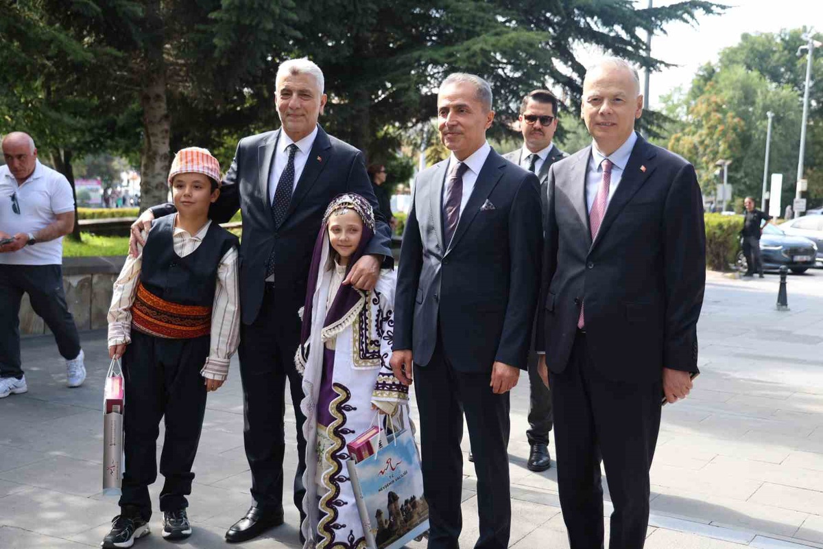 Bakan Bolat Nevşehir\'de konuştu, esnafa 175 milyon lira kredi müjdesi verdi