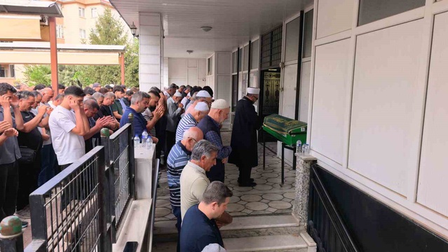 Yenişehir'de tırla çarpışan motosikletteki 2 genç İnegöl'de toprağa verildi