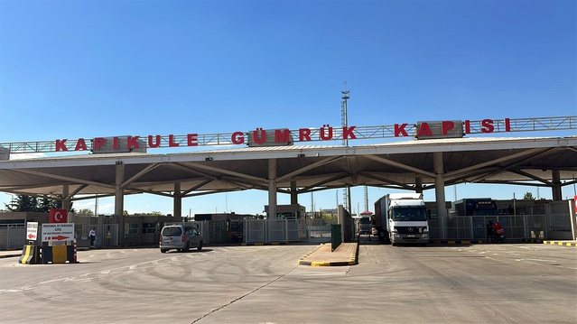 TIR şoförleri Kapıkule'de Schengen vizesi kısıtlamasına tepki gösterdi