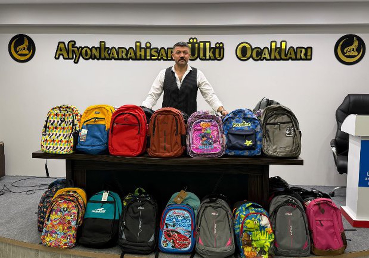 Ülkü Ocakları Afyonkarahisar\'da 104 öğrenciye eğitim desteği verdi