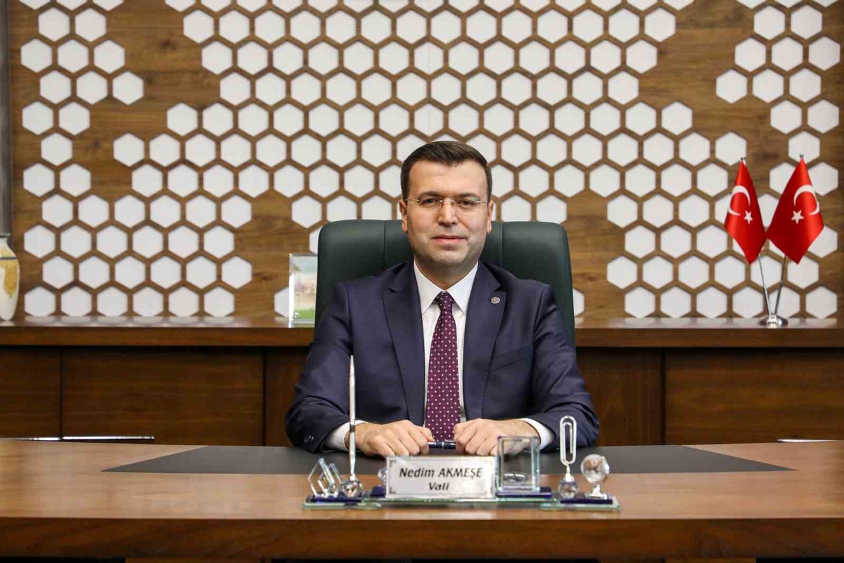 Niğde Valisi Akmeşe\'den yeni eğitim yılı mesajı, öğrenci ve velilere başarı dileği