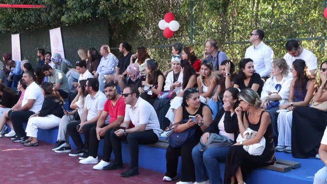İstanbul'da ilk ders zilini Vali Gül çaldı, okullara 3 bin 15 bahçe görevlisi atandı