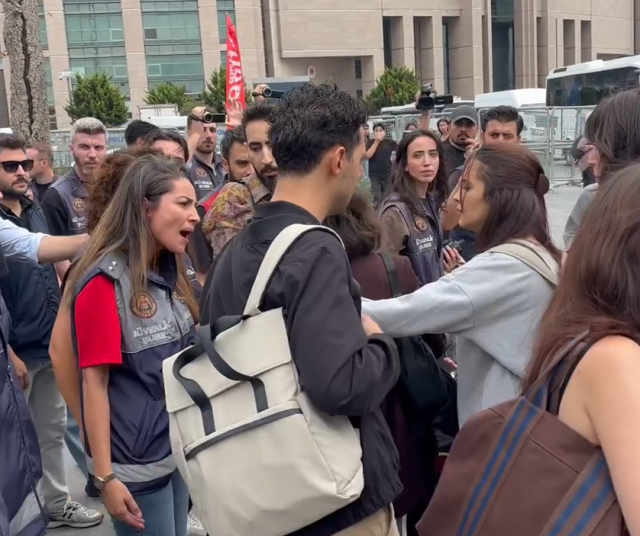 Adliye önünde toplanan LGBTİ'lere polis müdahalesi! O anlar kamerada