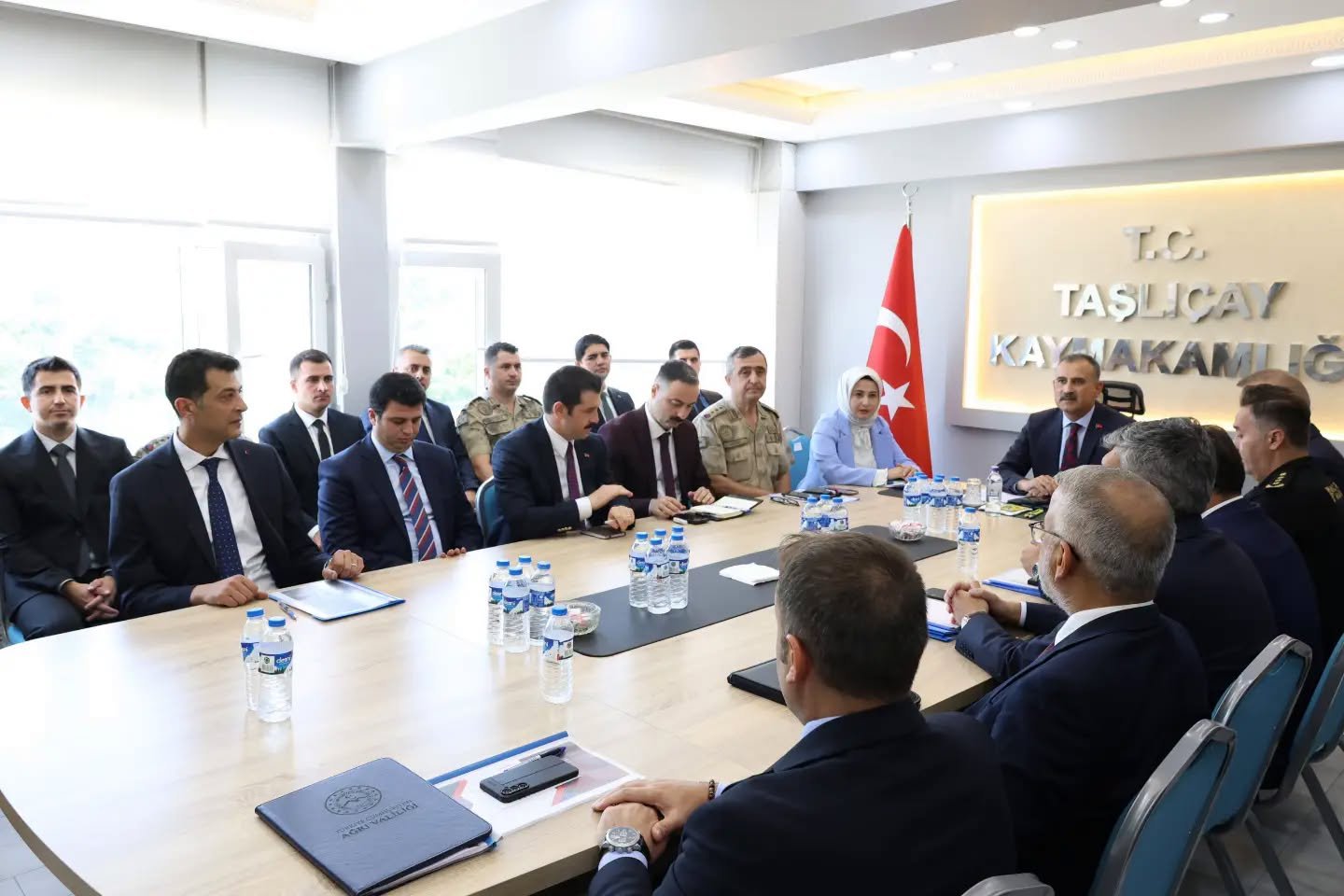 Ağrı'da güvenlik toplantısı yapıldı, okul ve yurt güvenliği masaya yatırıldı