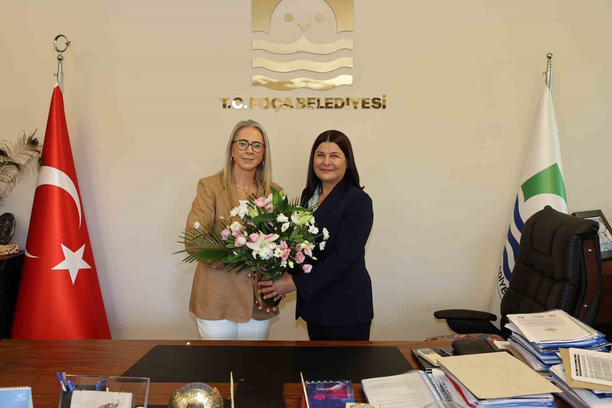 AK Partili Çankırı, Foça Belediye Başkanı Fıçı\'yı ziyaret etti