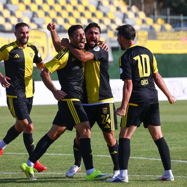 2'nci Lig Beyaz Grup'ta 6 puanla lider olan Aliağa FK, Elazığ deplasmanına hazırlanıyor