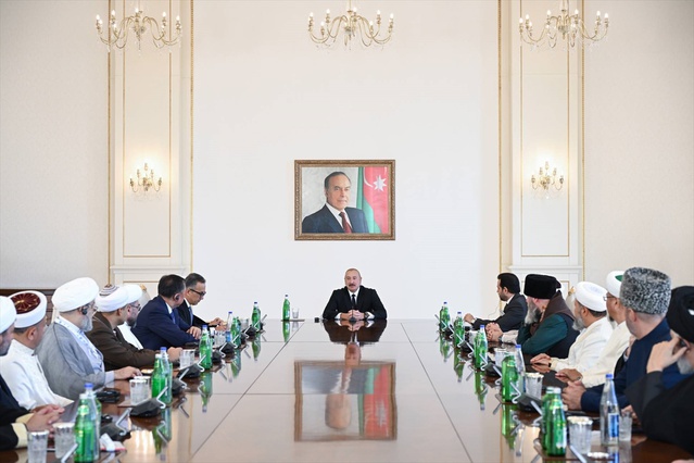 Aliyev dini liderlere seslendi, işgal döneminde 65 caminin yıkıldığını hatırlattı