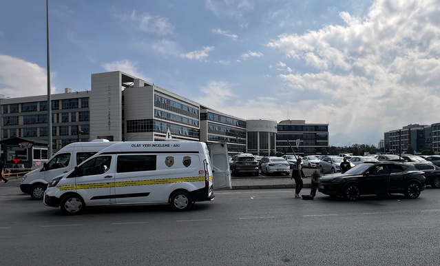 Kayseri'de anahtarı üstünde unutulan otomobili çalan 4 şüpheli yakalandı