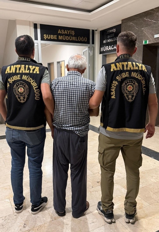 Antalya'da 157 yıl hapis cezası olan hükümlü, 2023'ten beri aranıyordu yakalandı