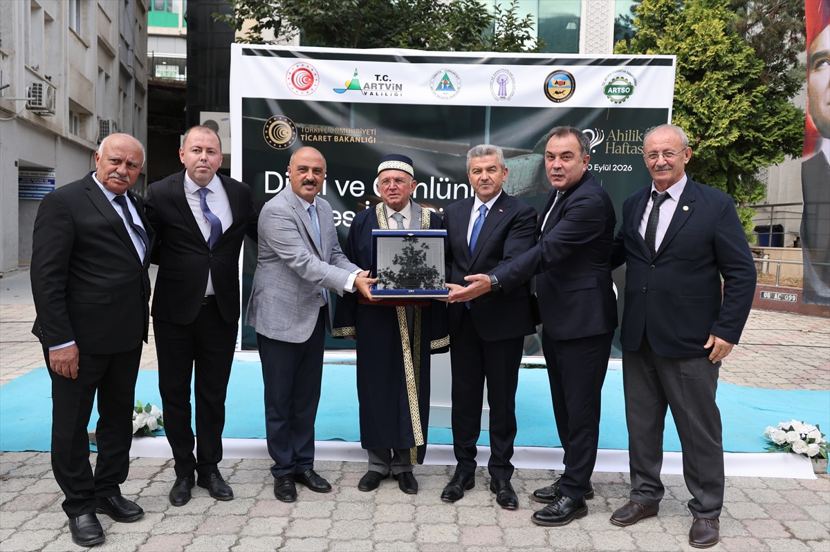 Artvin\'de Ahilik Haftası töreni düzenlendi, Vali Ergün esnafa seslendi