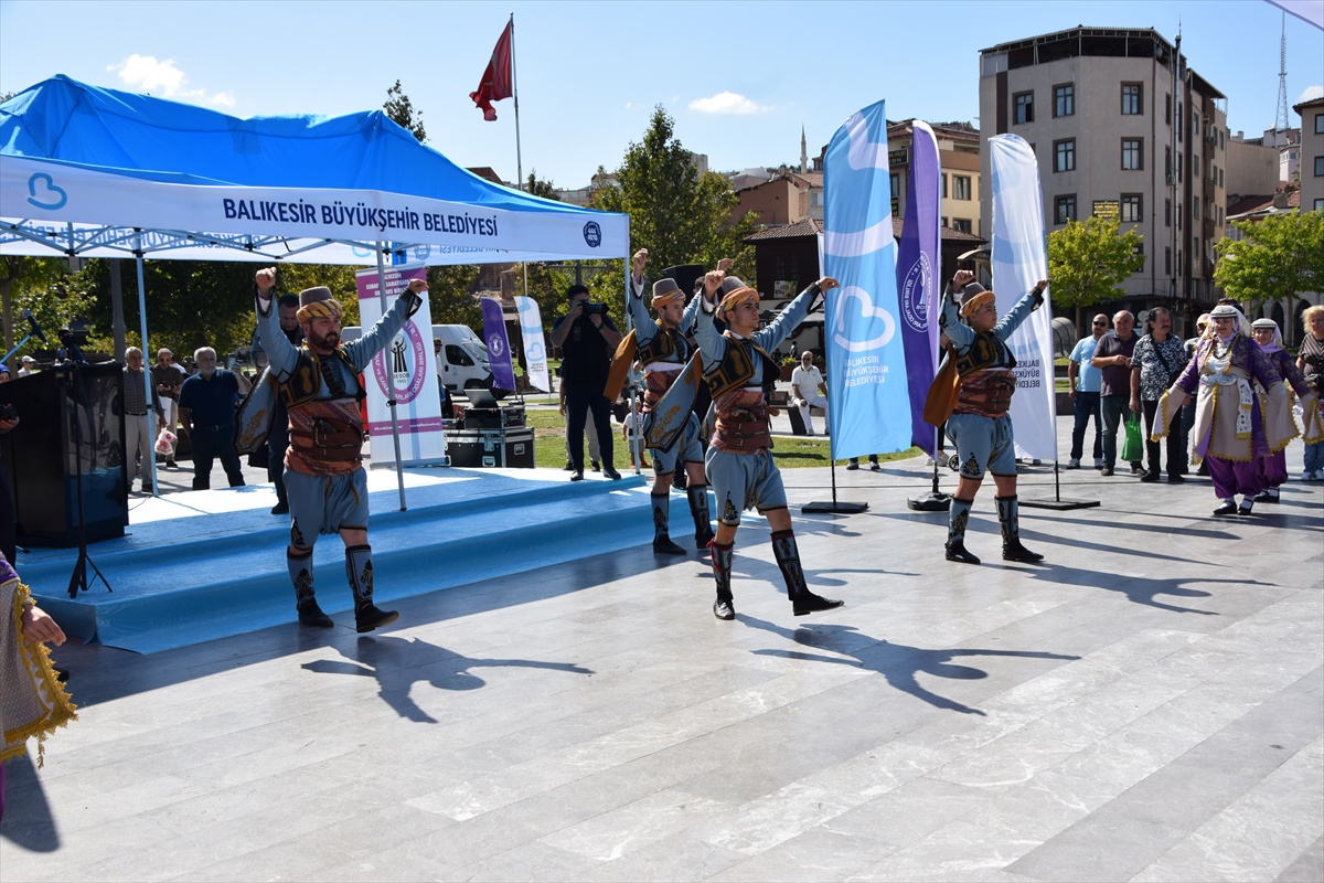 Balıkesir\'de Ahilik Haftası\'nda yılın ahi, kalfa ve çırağına ödül verildi
