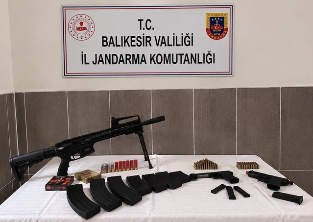 Balıkesir'de 'sokaklar güvende' operasyonunda 18 şüpheli gözaltına alındı