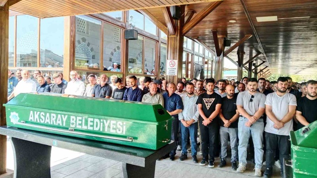 Aksaray'da 5. kattan düşen 18 yaşındaki genç kız son yolculuğuna uğurlandı