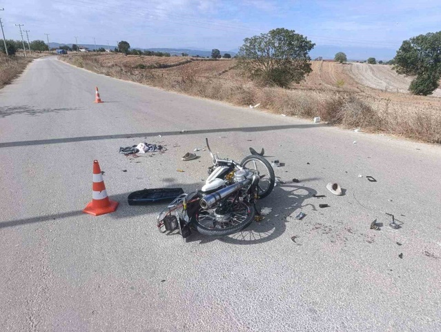 Bilecik Beyce Köyü'nde motosiklet ile hafif ticari araç çarpıştı, 1 kişi yaralandı