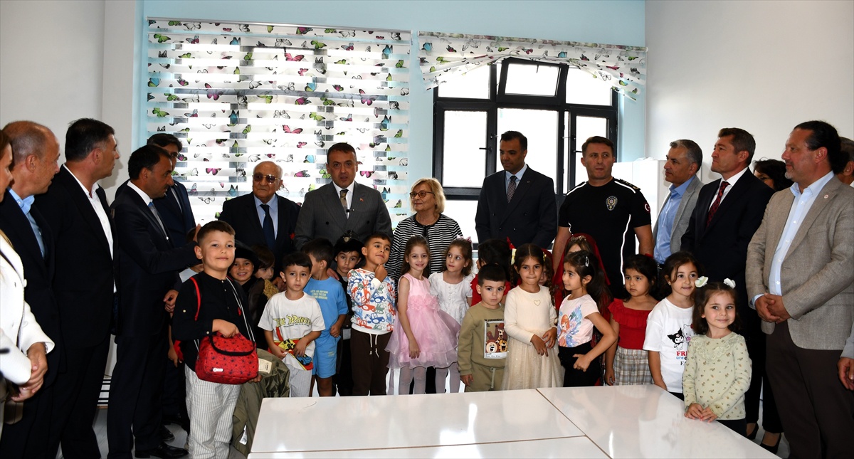 Bilecik Söğüt\'te Karabuda çiftinin yaptırdığı 8 derslikli anaokulu törenle açıldı