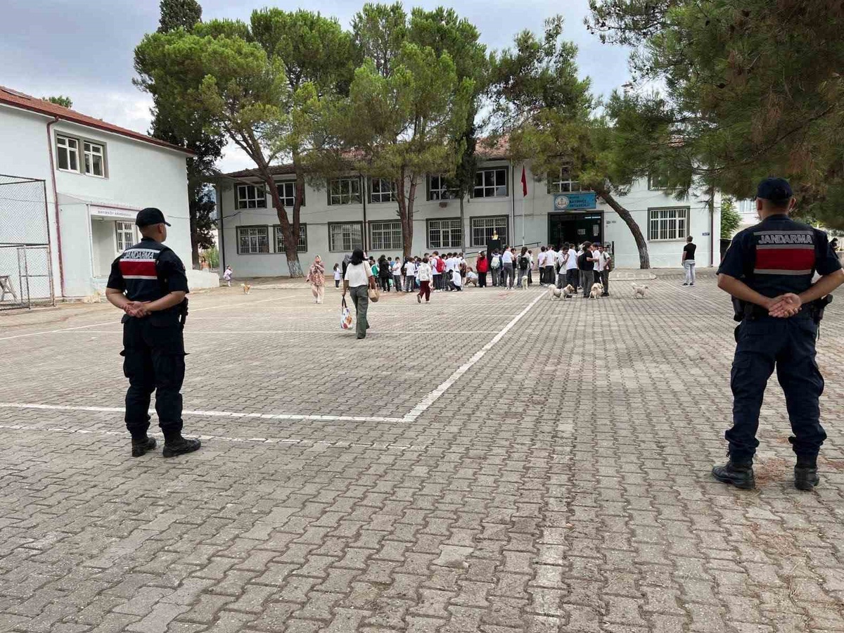 Bilecik\'te okul çevresi denetiminde 857 kişi ve 126 iş yeri kontrol edildi