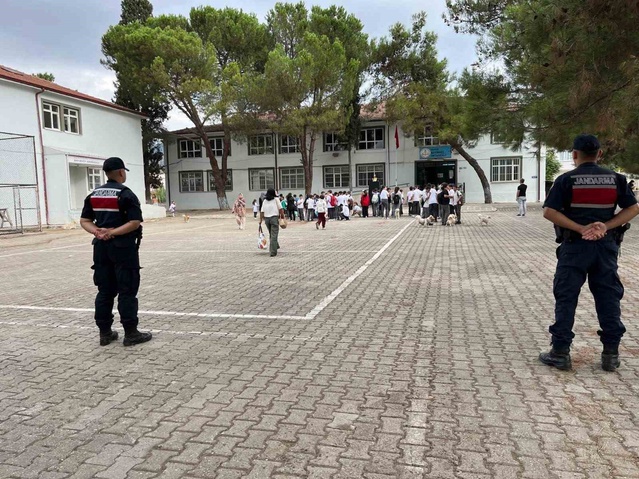 Bilecik'te okul çevresi denetiminde 857 kişi ve 126 iş yeri kontrol edildi