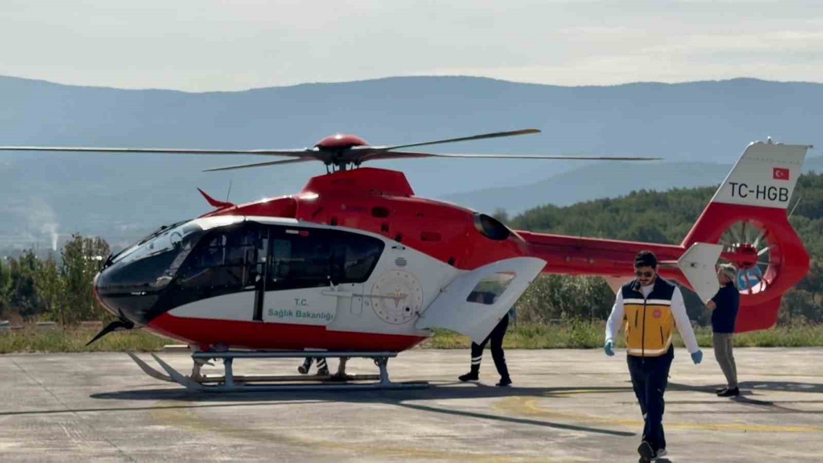 Bolu\'da fenalaşan 17 yaşındaki genç, ambulans helikopterle Antalya\'ya sevk edildi