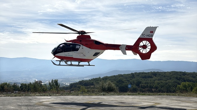 Bolu'da fenalaşan böbrek nakilli genç, ambulans helikopterle Antalya'ya sevk edildi