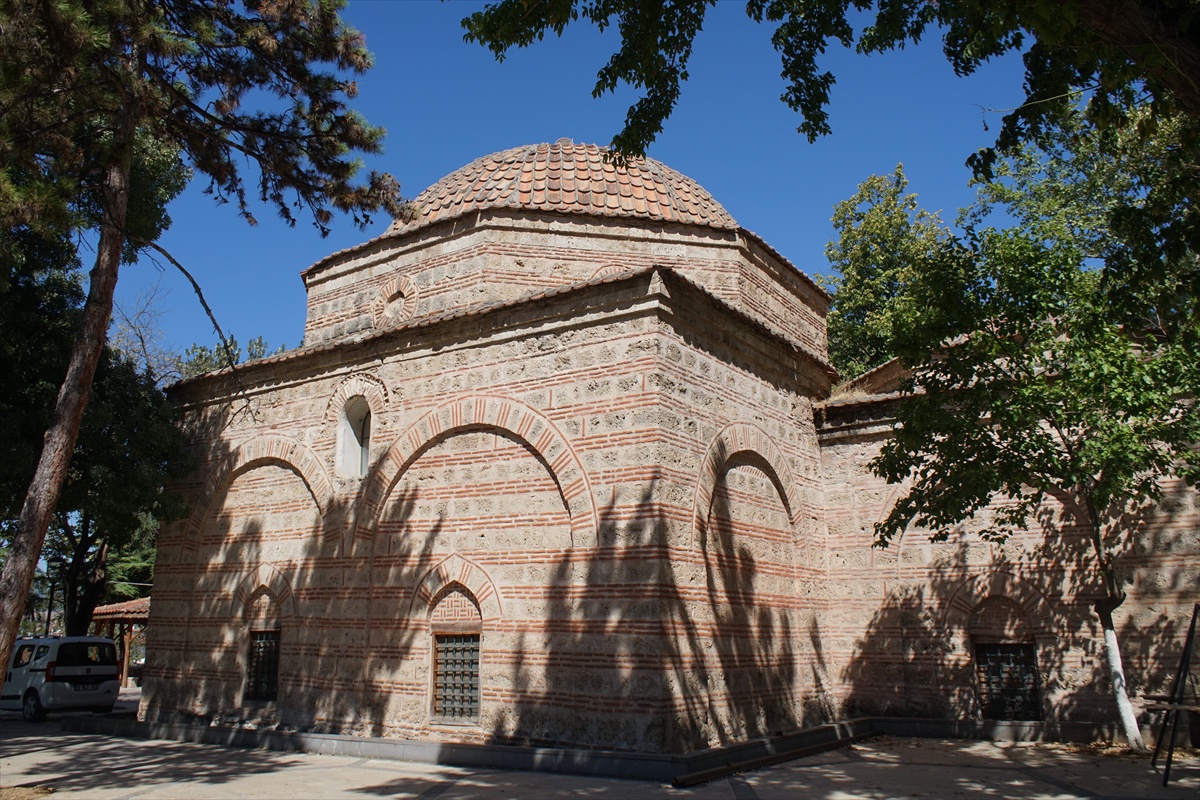 Bursa\'nın fethine uzanan yol kuruluş döneminin tarihi izlerini taşıyor