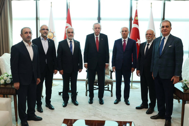 Cumhurbaşkanı Erdoğan, <a class='keyword-sd' href='/hudapar/' title='HÜDAPAR'>HÜDAPAR</a> lideri Yapıcıoğlu'nu kabul etti