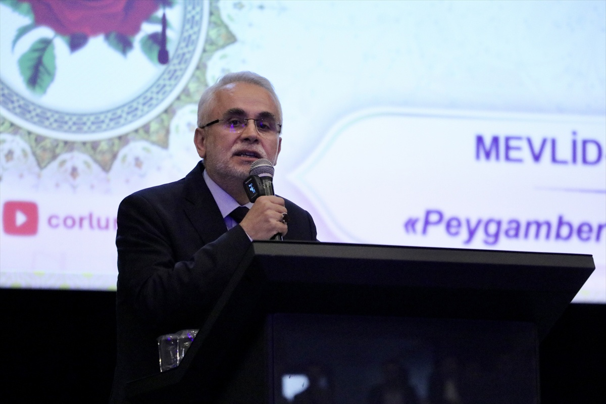 Diyanet Başkan Yardımcısı Hazırlar Tekirdağ Çorlu\'da konferansta konuştu