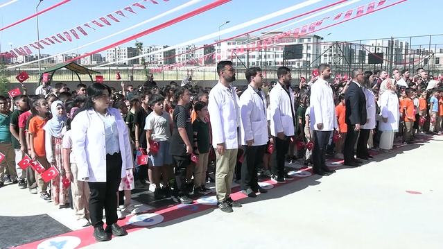 Diyarbakır'da İlköğretim Haftası coşkusu, yeni okul ilk kez öğrenci kabul etti