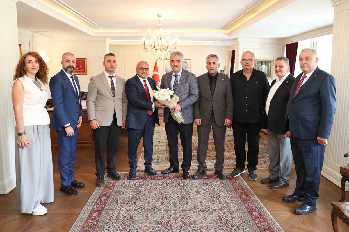 Düzce\'de Ahilik Haftası\'nda esnaf dayanışması için Vali Makas\'a ziyaret